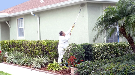 paint crew Painting of villa in Palma Sola Trace